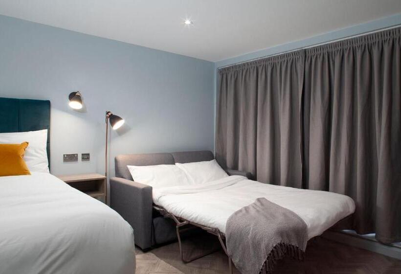 ファミリールーム, Aptel East