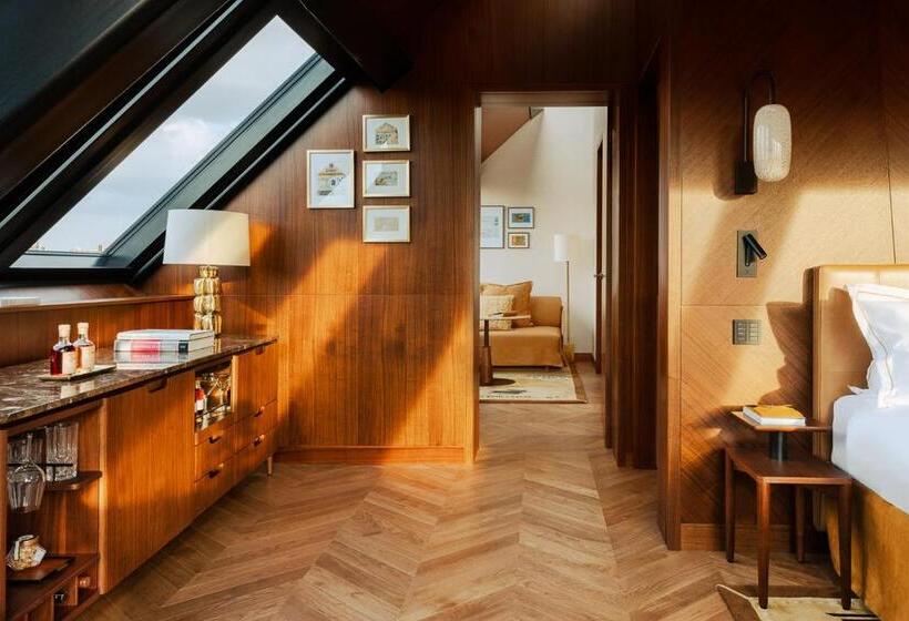 سوئیت با چشمانداز, Hôtel Madame Rêve