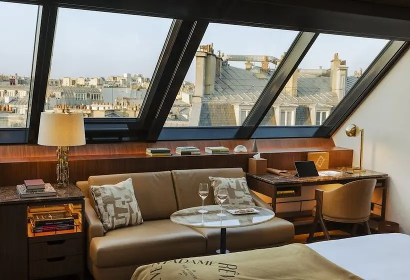 سوییت جونیور, Hôtel Madame Rêve