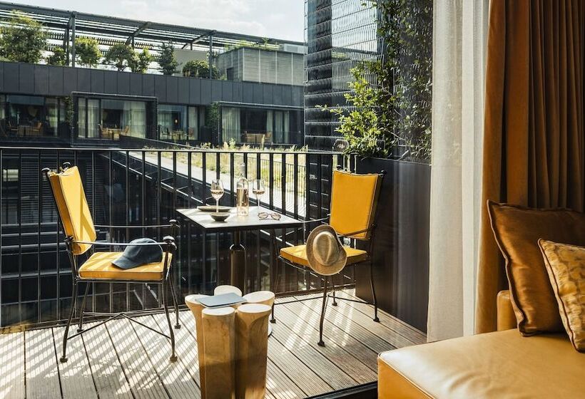 سوئیت جونیور خانوادگی, Hôtel Madame Rêve