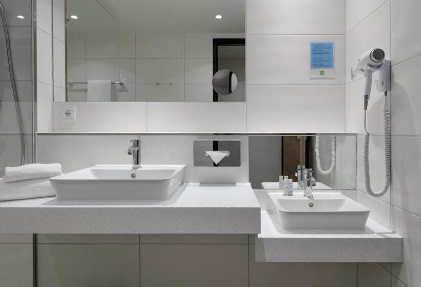 家庭间, Ibis Styles Coburg