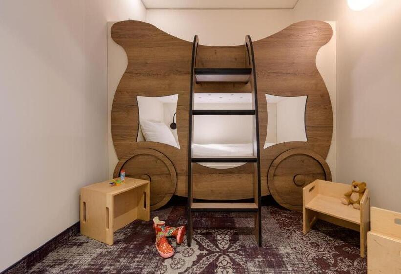家庭间, Ibis Styles Coburg