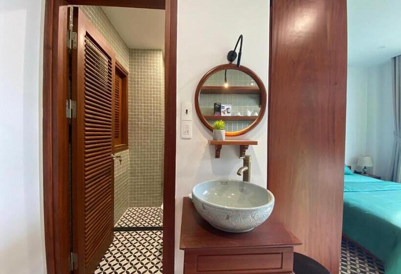 اتاق سوپریور, Joohouse Lux