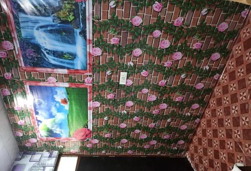 トリプルクラシックルーム, Spot On Hotel Delhi Darbaar