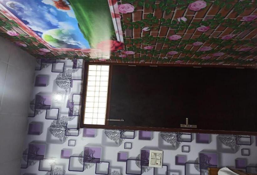 트리플 클래식 룸, Spot On Hotel Delhi Darbaar