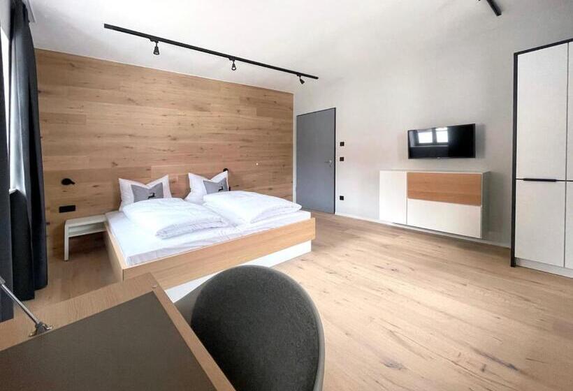 テラス付スイート, Mariandl Im Oberwirt