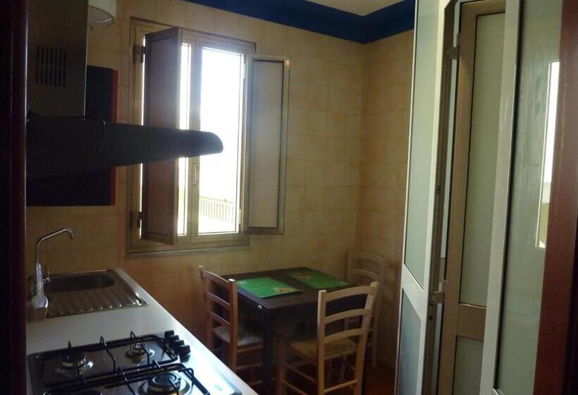 חדר דלוקס, Life S Hotel B