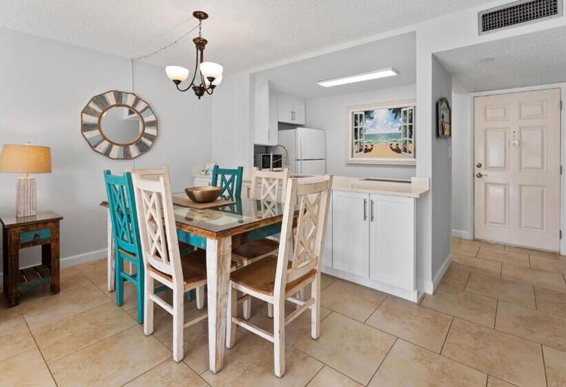 דירת חדר בקומת קרקע, Chateau By The Sea