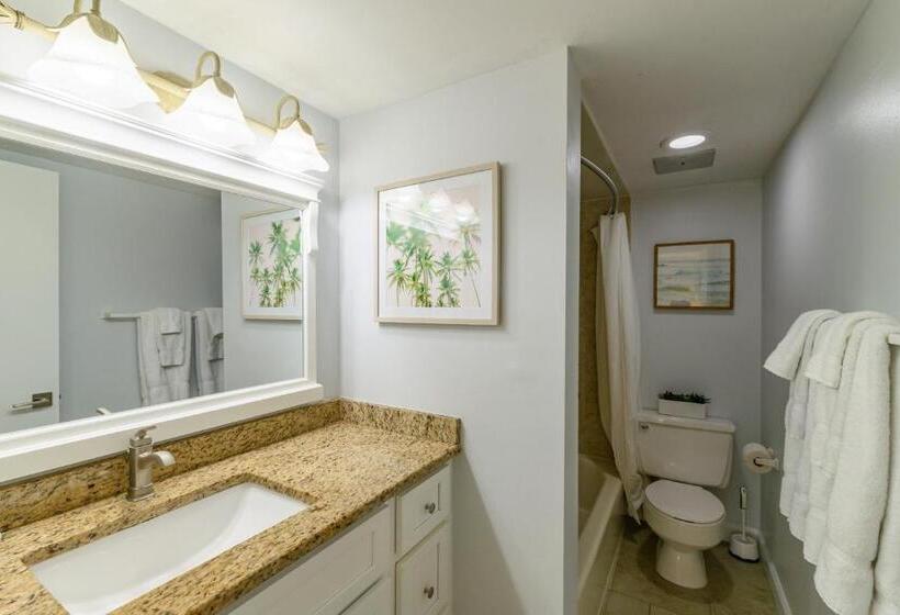 דירת חדר בקומת קרקע, Chateau By The Sea