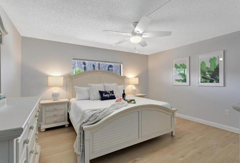 דירת שני חדרים, Chateau By The Sea