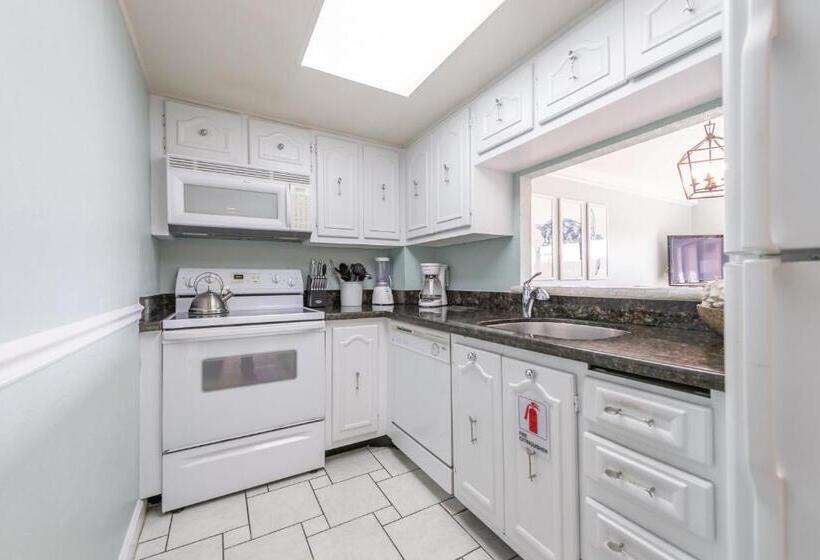 דירת שני חדרים, Chateau By The Sea