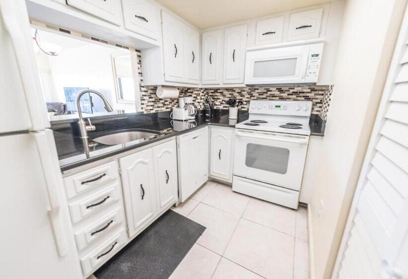 דירת שני חדרים, Chateau By The Sea