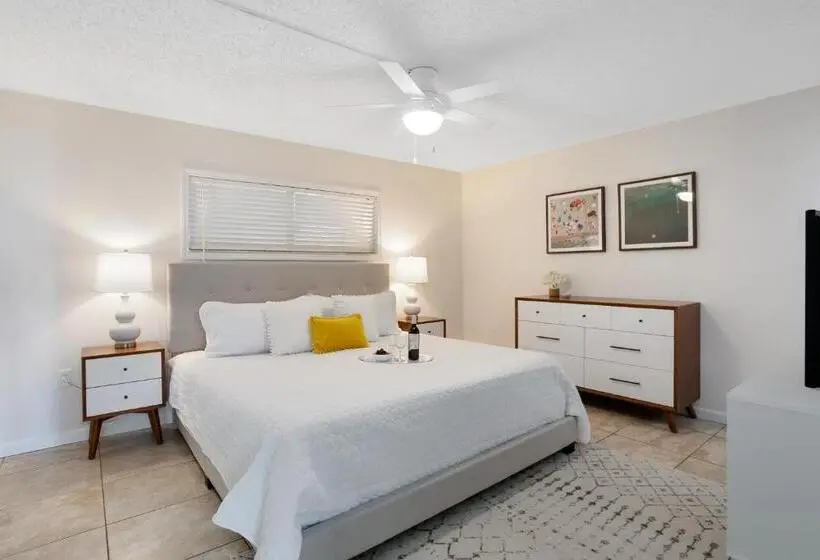 2 Bedroom Premium Apartment Sea View, Chateau By The Sea