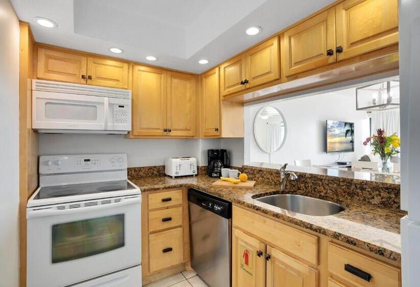 2 Bedroom Premium Apartment Sea View, Chateau By The Sea