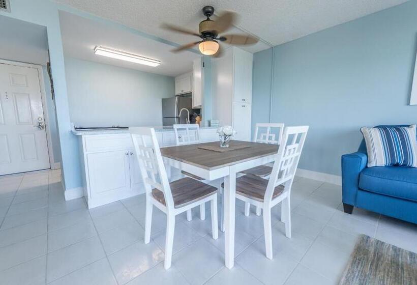 2 Bedroom Premium Apartment Sea View, Chateau By The Sea