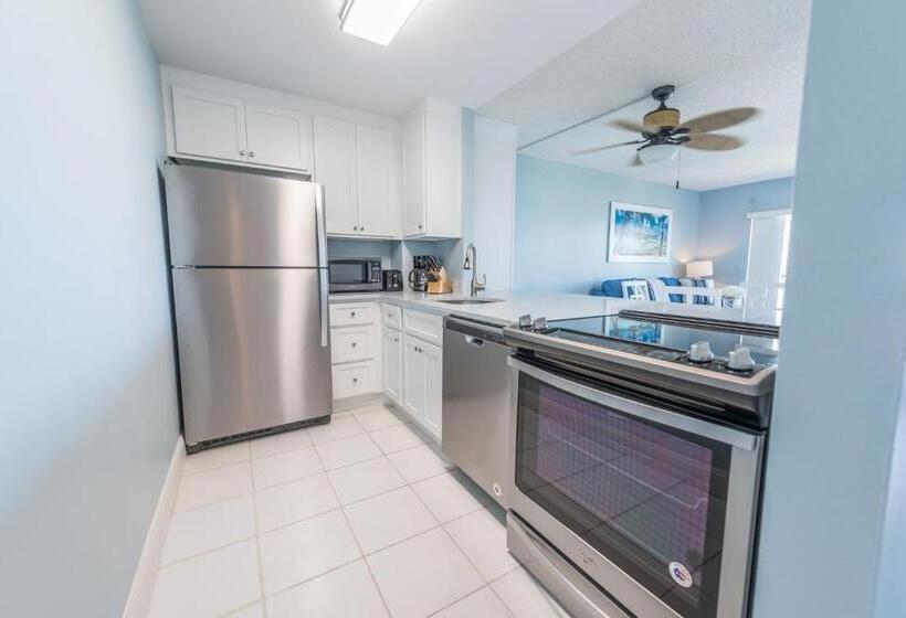 2 Bedroom Premium Apartment Sea View, Chateau By The Sea