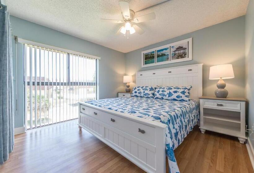 2 Bedroom Premium Apartment Sea View, Chateau By The Sea