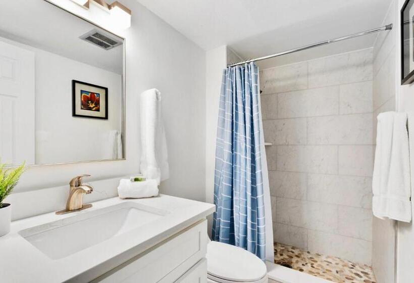 דירת חדר נוף לים, Chateau By The Sea