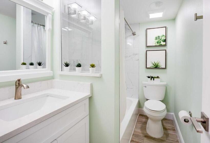 דירת חדר, Chateau By The Sea