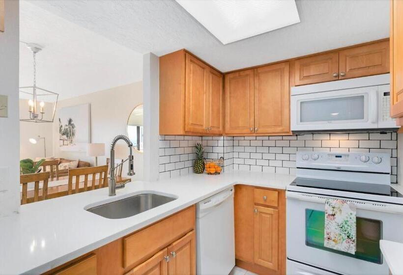 דירת חדר, Chateau By The Sea