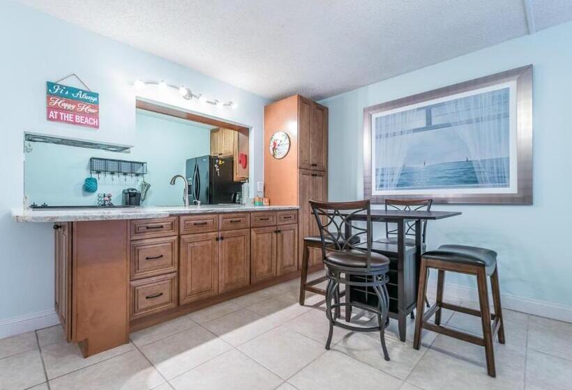 דירת חדר, Chateau By The Sea