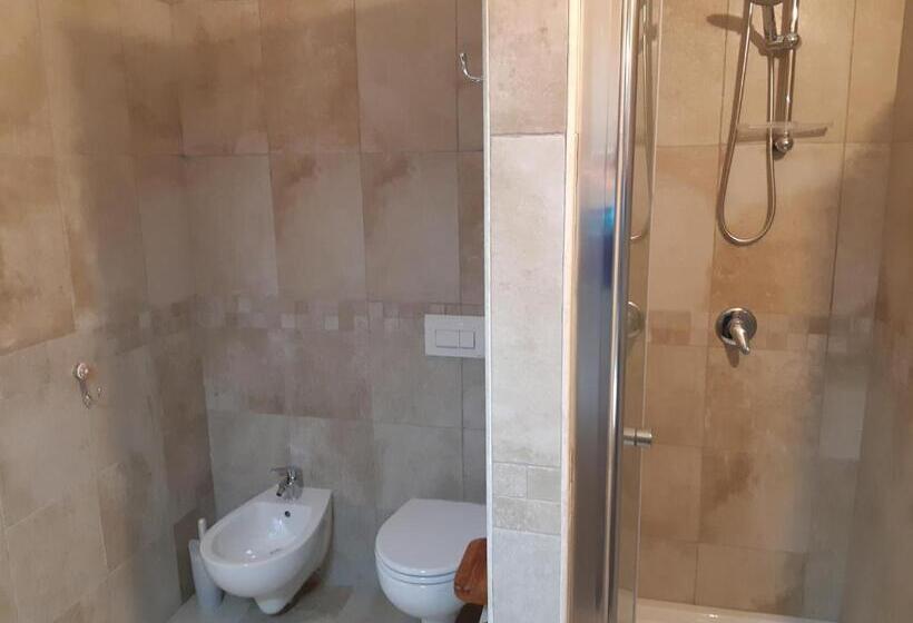 اتاق خانوادگی, Cantoniera D Umbra Agriturismo