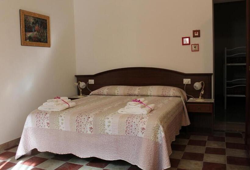 اتاق خانوادگی, Cantoniera D Umbra Agriturismo