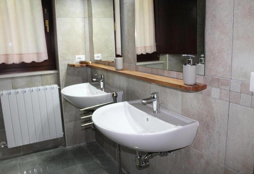 اتاق خانوادگی, Cantoniera D Umbra Agriturismo