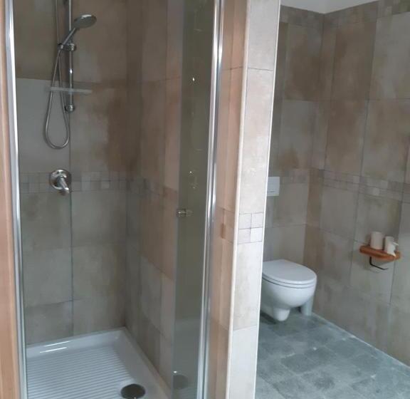 اتاق خانوادگی, Cantoniera D Umbra Agriturismo