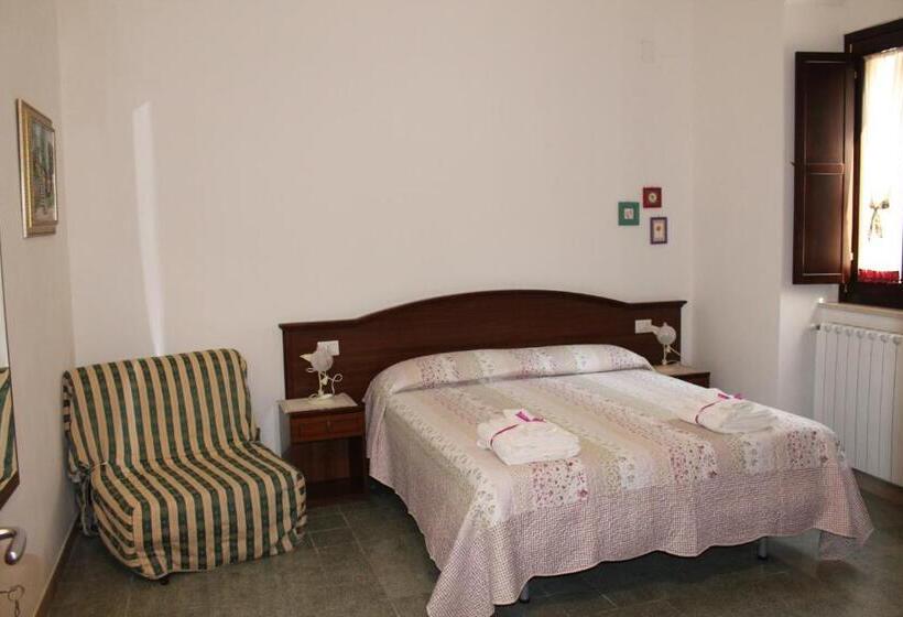 اتاق سوپریور, Cantoniera D Umbra Agriturismo