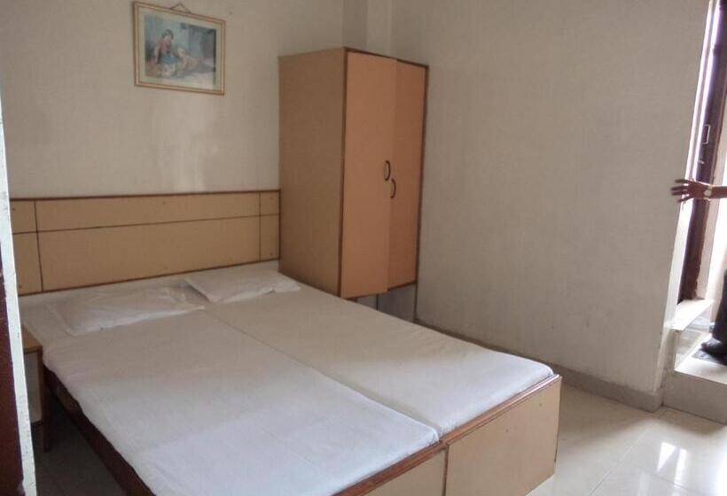 エコノミールーム, Embassy