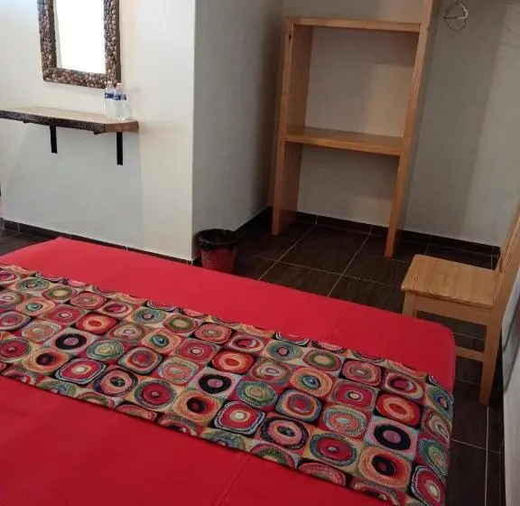 スタンダード４人部屋, Tlatoani