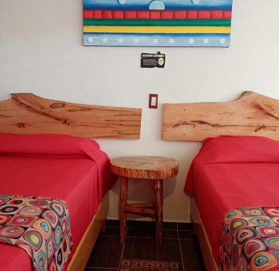 スタンダード４人部屋, Tlatoani