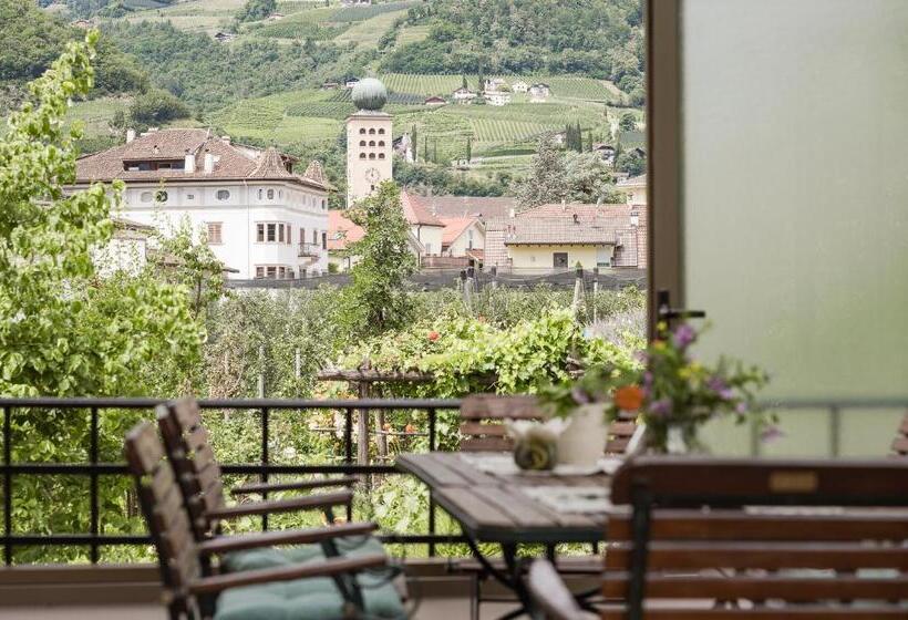 דירת שלושה חדרים, Vettererhof