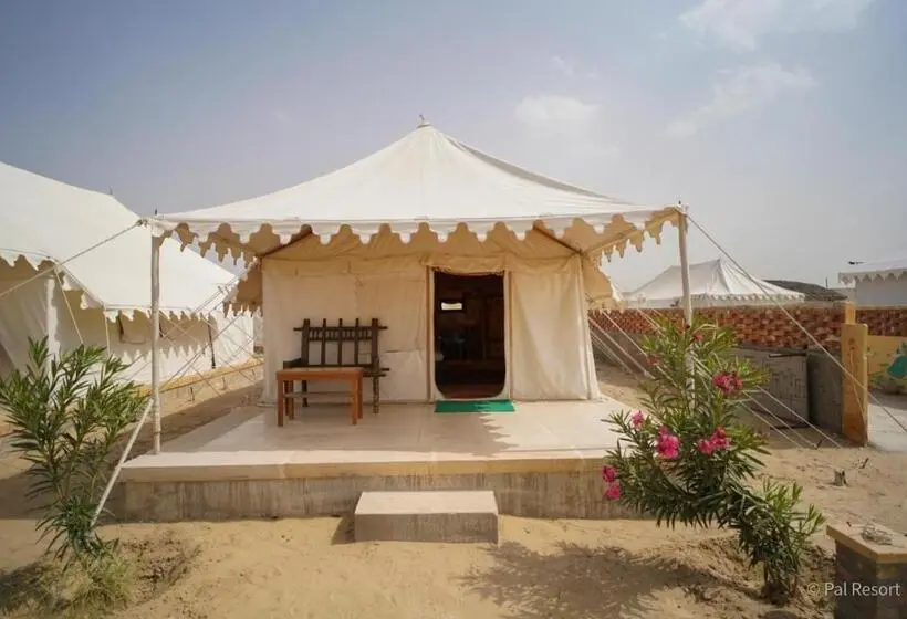 デラックスルーム, Pal Rajah Desert Camp