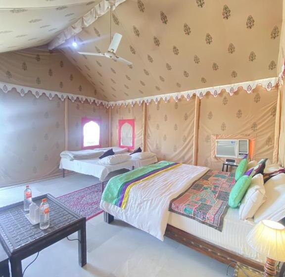 جناح عائلي, Pal Rajah Desert Camp