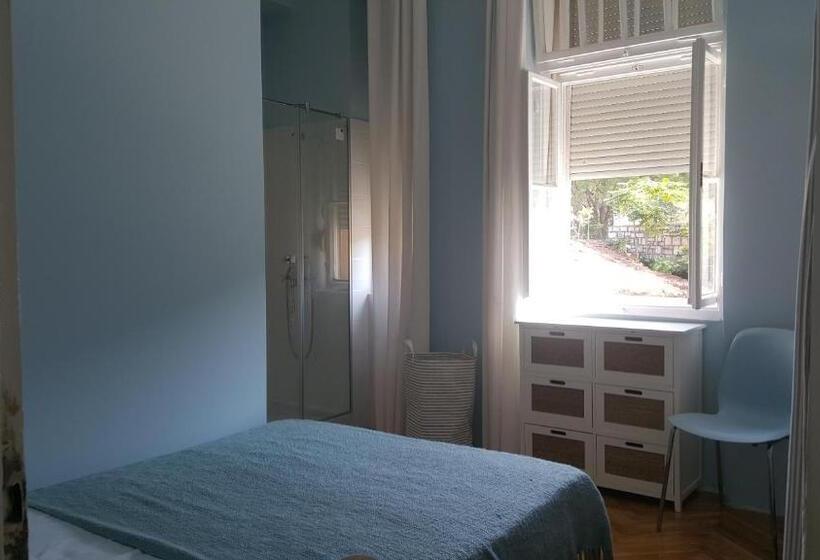 اتاق استاندارد با چشمانداز کوهستان, Room Next To Porto Montenegro