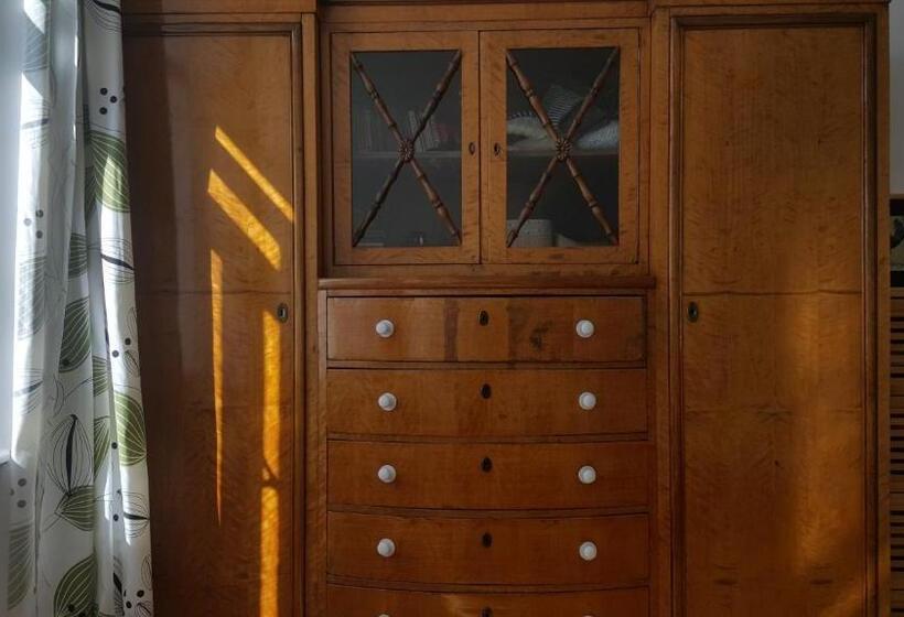 اتاق استاندارد با چشمانداز دریا, Room Next To Porto Montenegro