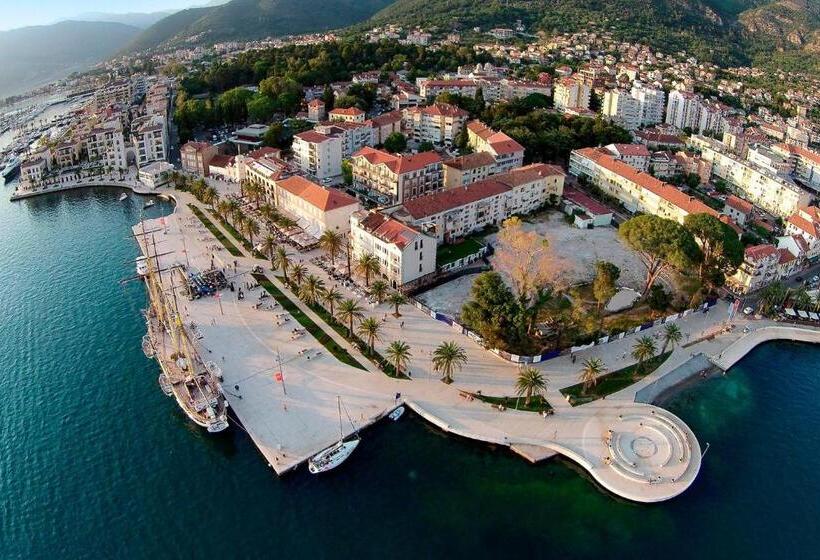 اتاق استاندارد با چشمانداز دریا, Room Next To Porto Montenegro