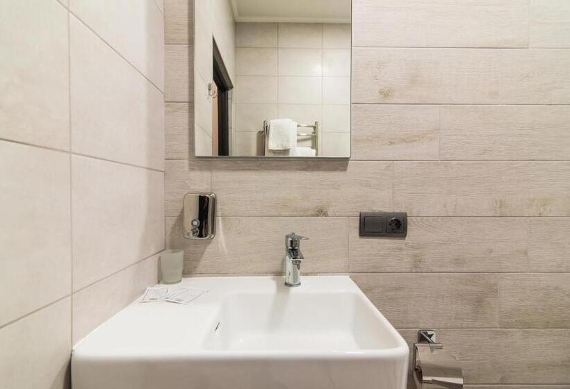 اتاق استاندارد, Arena Apart