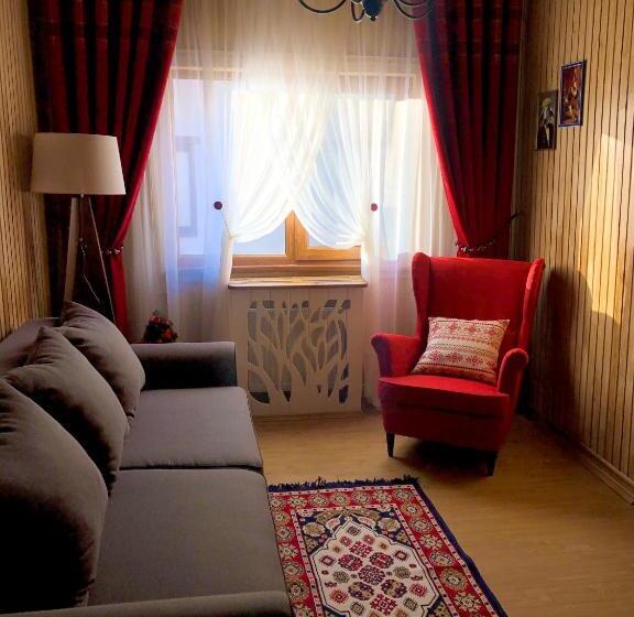 اتاق خانوادگی, Chalet Blanc