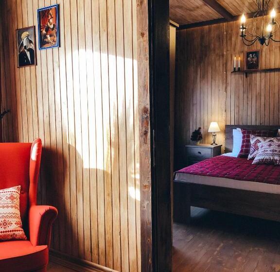 اتاق خانوادگی, Chalet Blanc