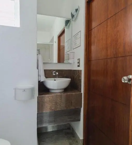 اتاق لوکس, Real Naviero Hotel Ejecutivo