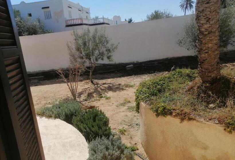 جناح عائلي, Menzel Caja