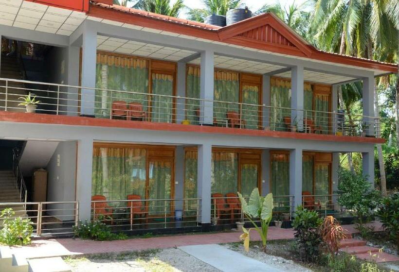 חדר דלוקס עם מרפסת נוף לים, Coconhuts Beach Resort