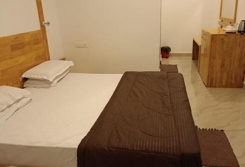 חדר דלוקס, Coconhuts Beach Resort