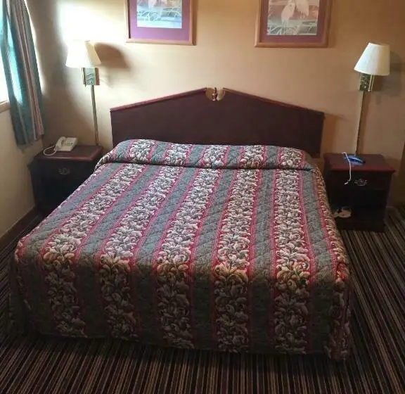 キングサイズベッドのスタンダードルーム, Budget Inn Cambridge