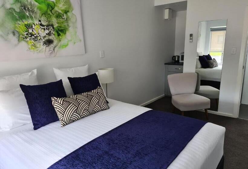 اتاق لوکس, The Avenue Inn