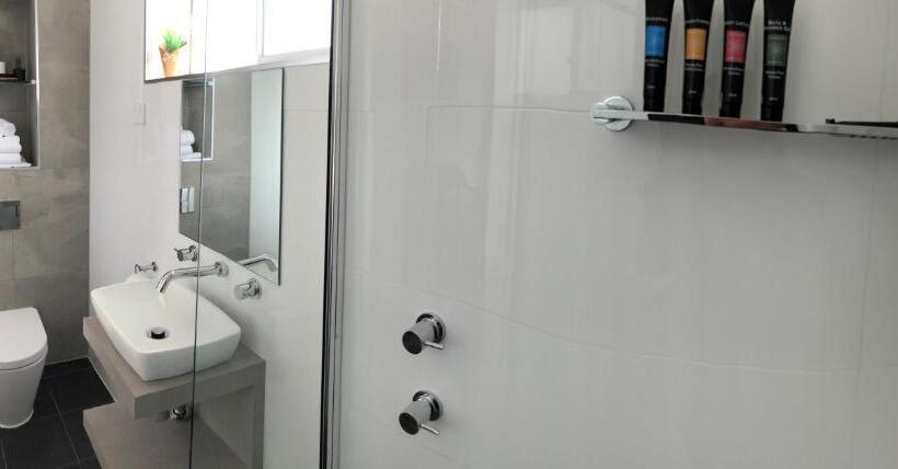 اتاق لوکس با تخت بزرگ, The Avenue Inn