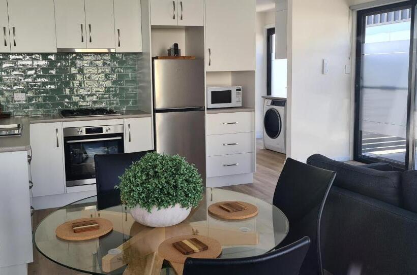 آپارتمان 2 خوابه, The Avenue Inn